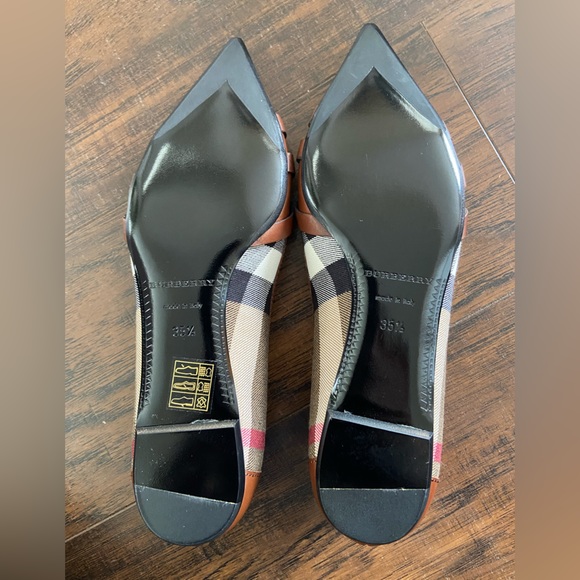Burberry Pointy toes flats sz 35.5 - Picture 3 of 4